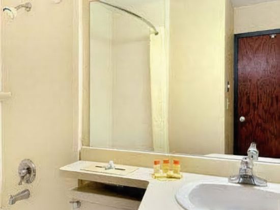 Days Inn Maplewood Hotel & Conference Center - photo 5