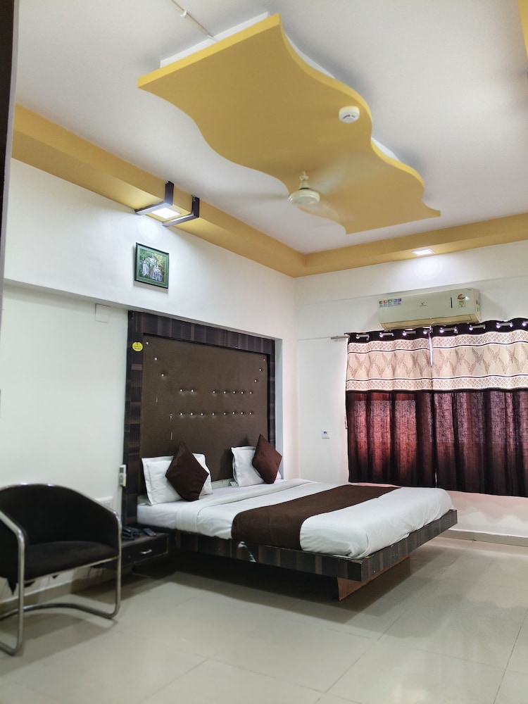 Hotel Crystal Inn — Ahmedabad — photo 3