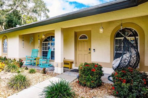 Sunny Oasis Getaway Heated Pool Mini Golf Near Beach — 4-Star Luxury Hotel in Nokomis, United States