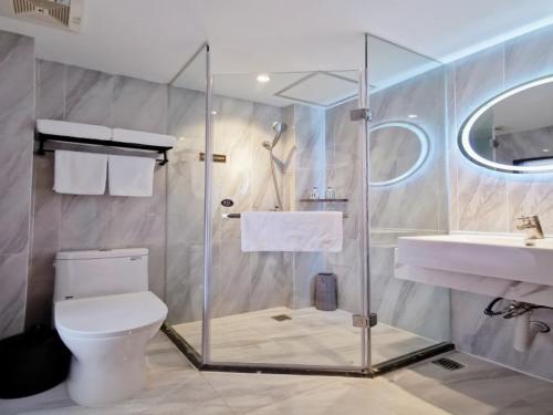 Vx Fuyang Railway Station Beijing East Road Hotel in Fuyang, People's Republic of China