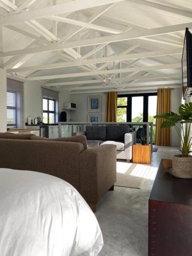 Cozy spacious loft on 4th Avenue — 4-Star Luxury Hotel in Cape Town, South Africa