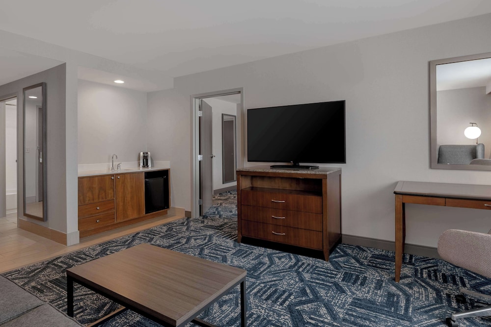Hilton Garden Inn Burlington Downtown - photo 23