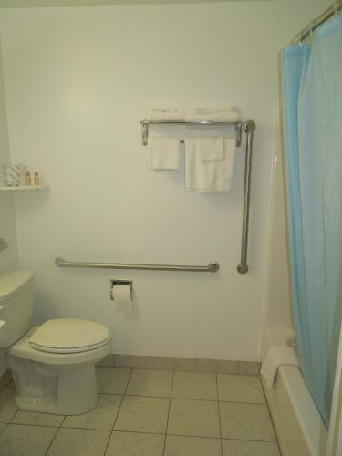 Seneca Clipper Inn - photo 8