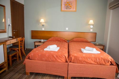 Togias Hotel — Aegina — photo 5