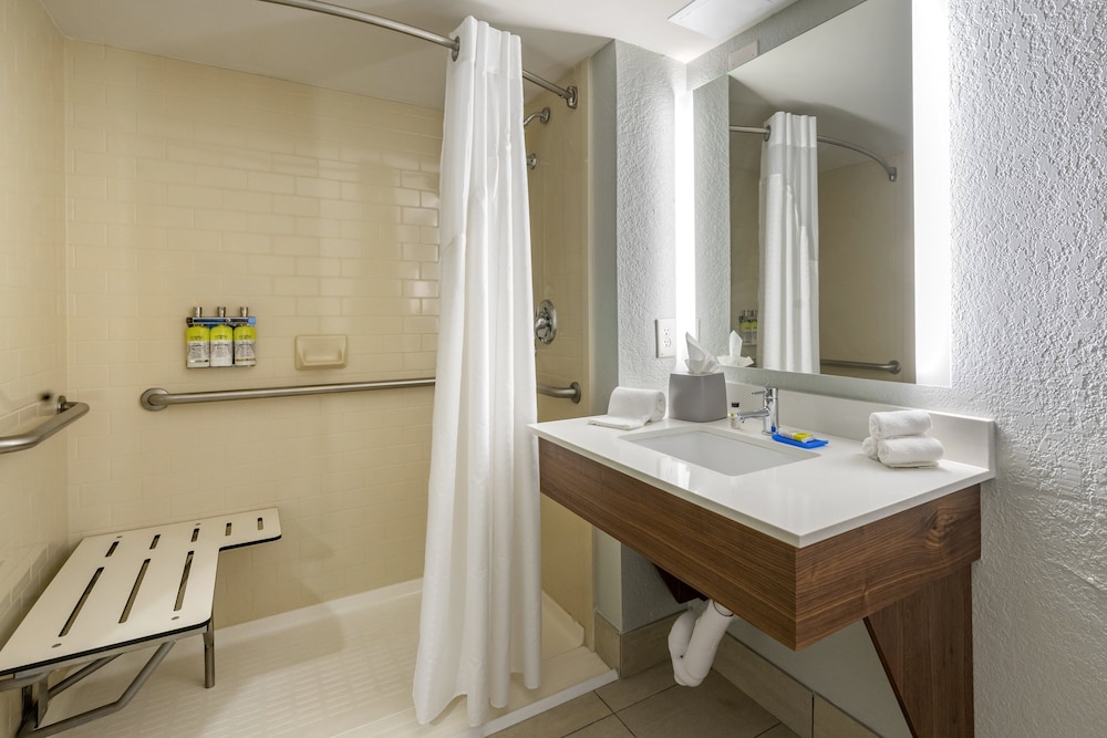 Holiday Inn Express Cape Coral Fort Myers Area by IHG - photo 22
