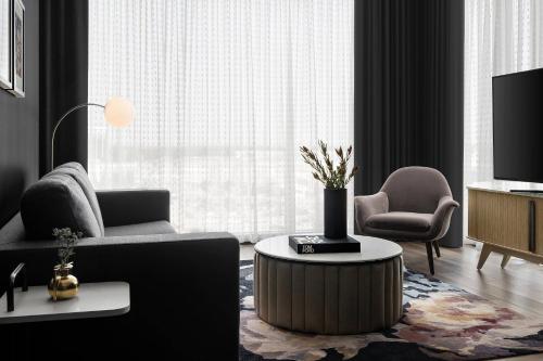 Renaissance Milwaukee West Hotel - photo 20