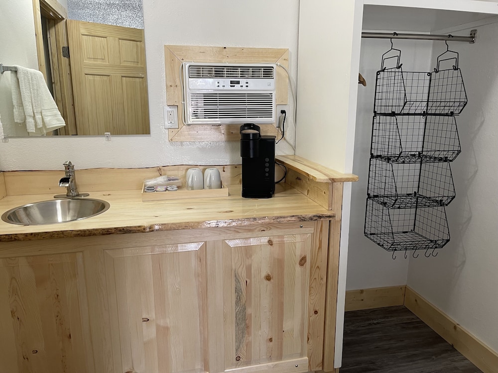 Kootenai Valley Motel - photo 19