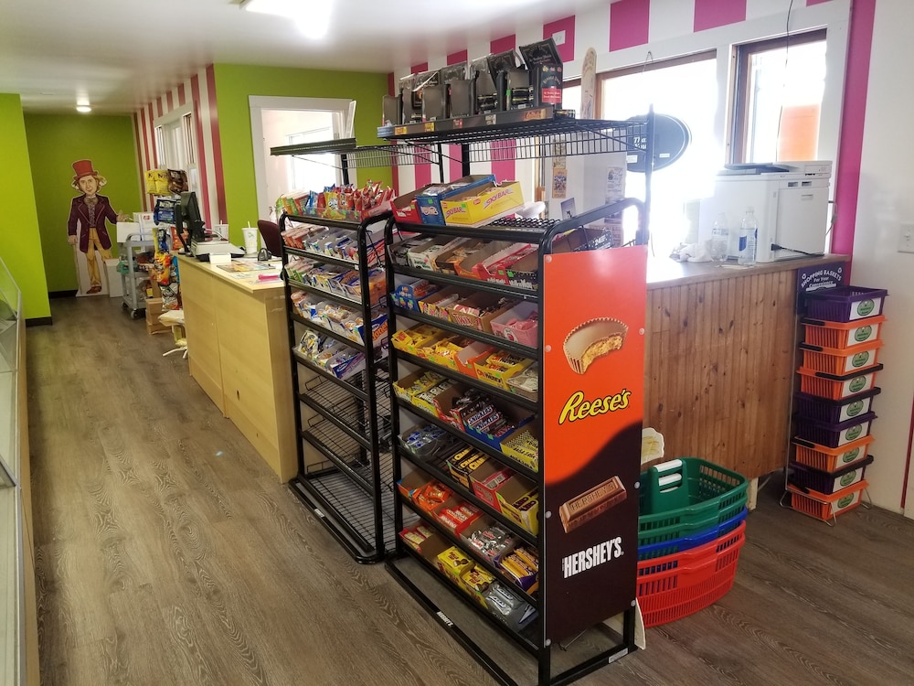 Middlebury Sweets Motel - photo 9