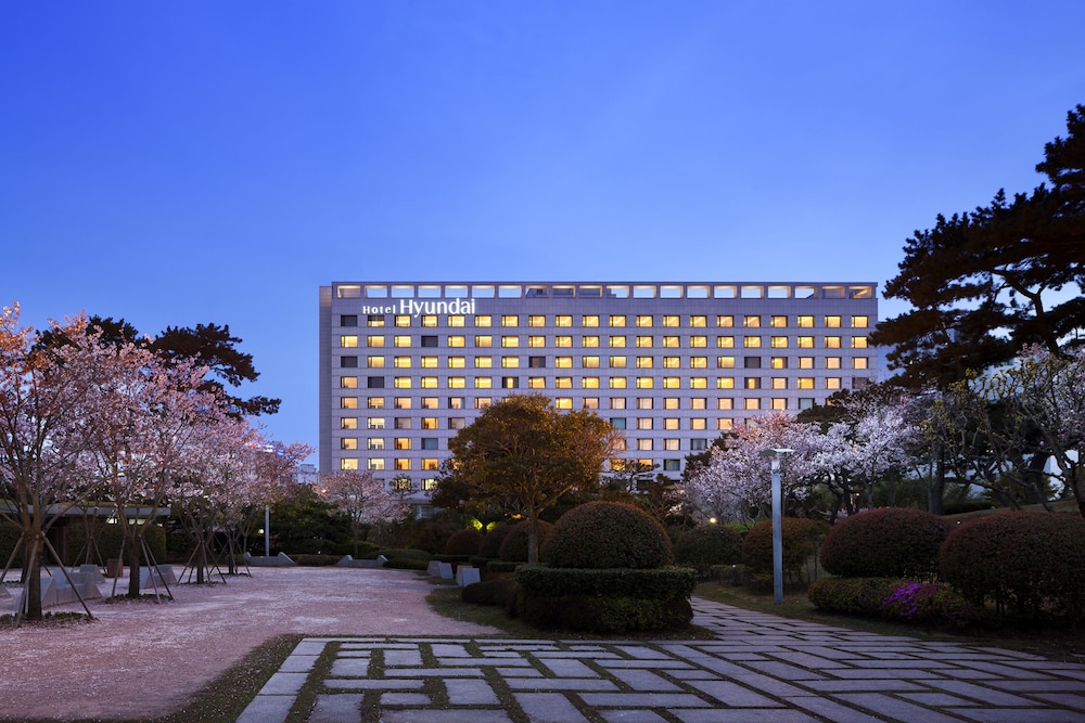 Hotel Hyundai by Lahan Ulsan in Ulsan, South Korea