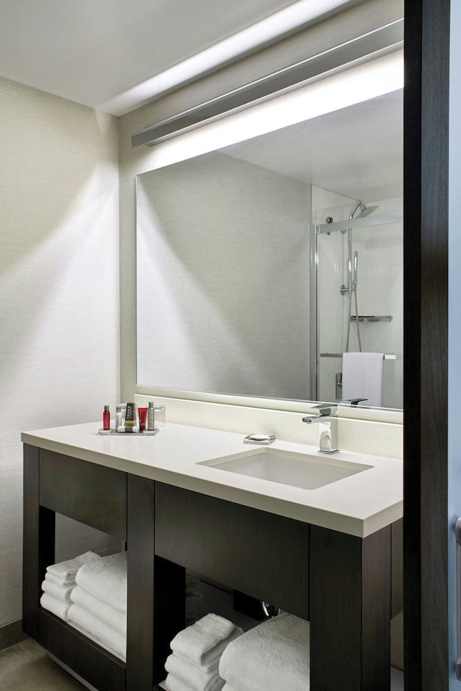 Marriott Cincinnati Airport - photo 21