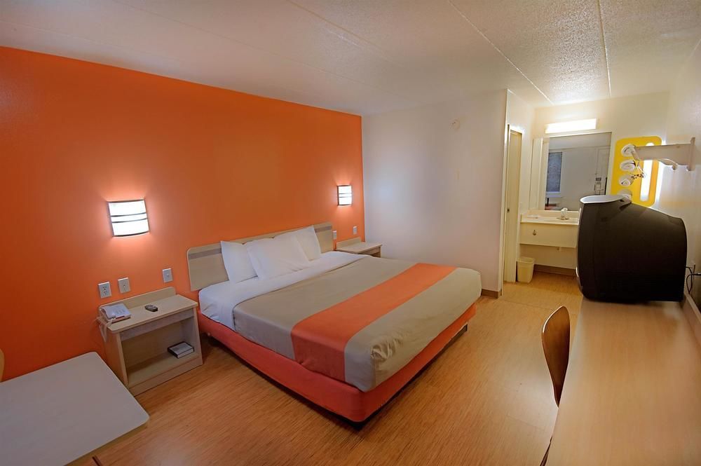 Days Inn by Wyndham Charleston WV - photo 18