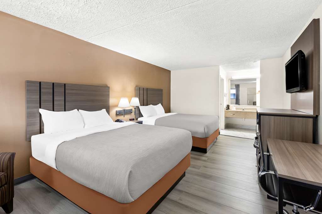 Quality Inn Middleburg Heights near Cleveland Airport - photo 21