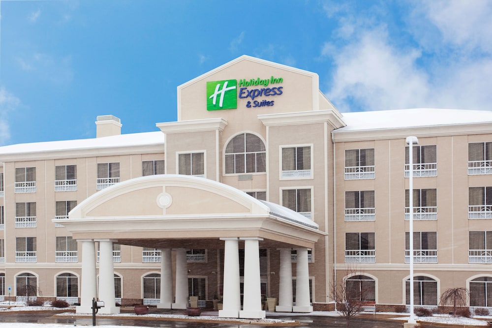 Holiday Inn Express Hotel & Suites Rockford Loves Park by IHG - photo 50