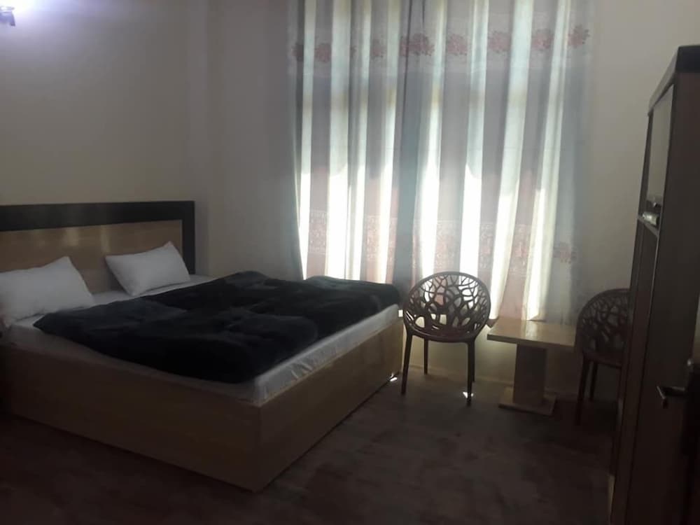 Crown Palace Hotel And Restaurant in Saidu Sharif, Pakistan