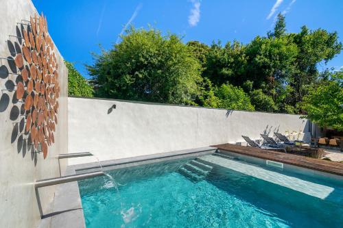 Villa Almada Amazing City Centre Villa with Private Pool — 4-Star Luxury Hotel in Porto, Portugal