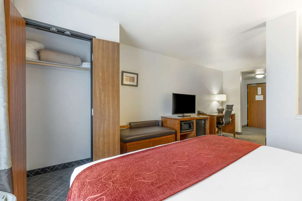 Comfort Suites Redding Shasta Lake - photo 21