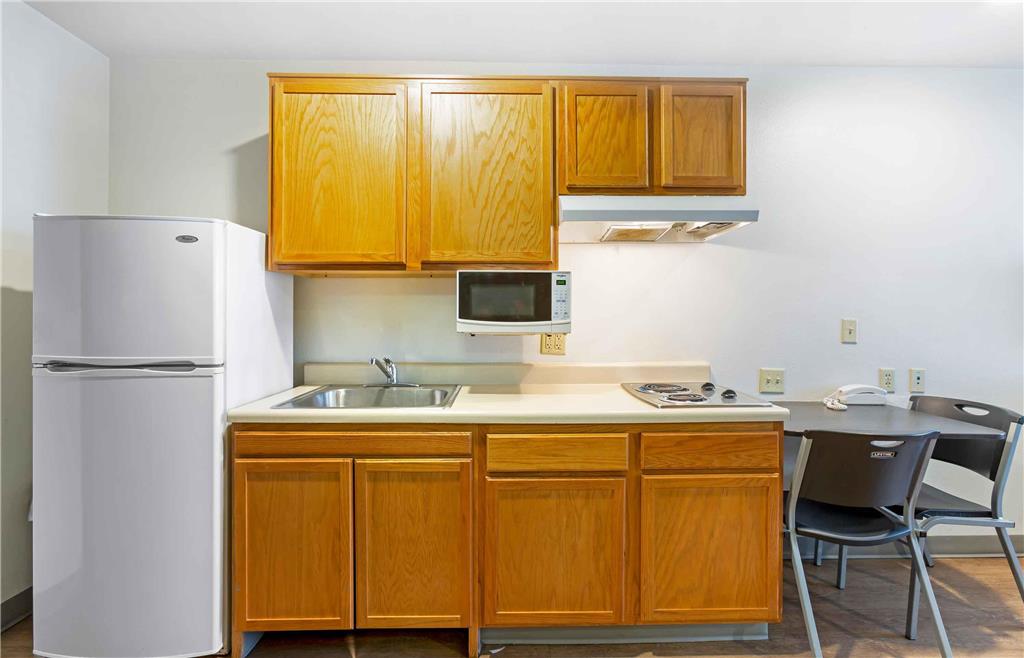 Extended Stay America Select Suites Phoenix North - photo 18