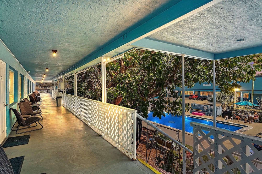 Malibu Resort Motel - photo 38