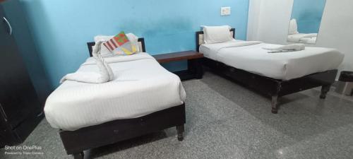 Nuab House Near Fortis Max Medanta Paras Hospitals And Huda Metro