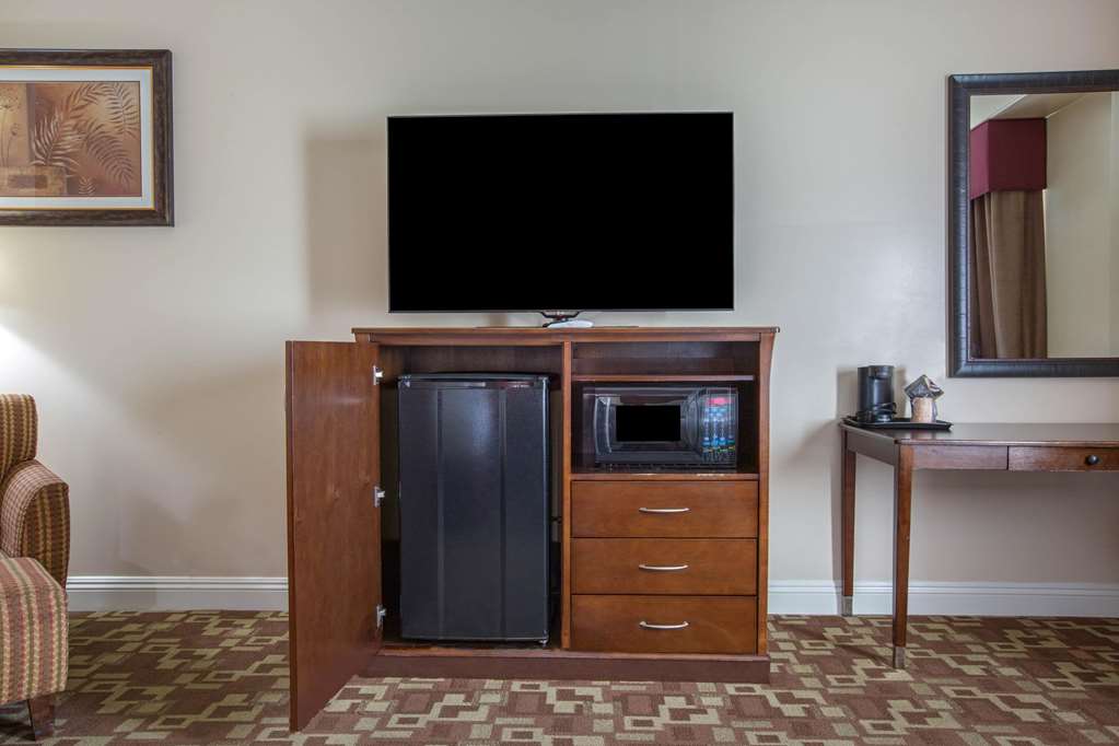 La Quinta Inn & Suites by Wyndham Moreno Valley - photo 37