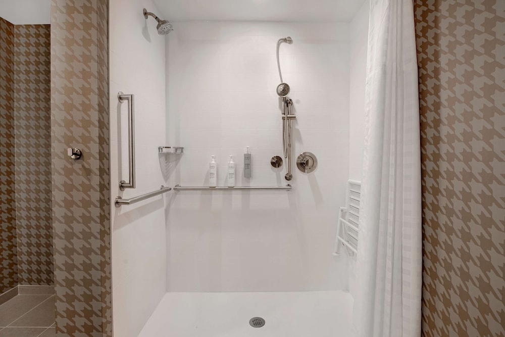 Home2 Suites by Hilton Fayetteville North - photo 18