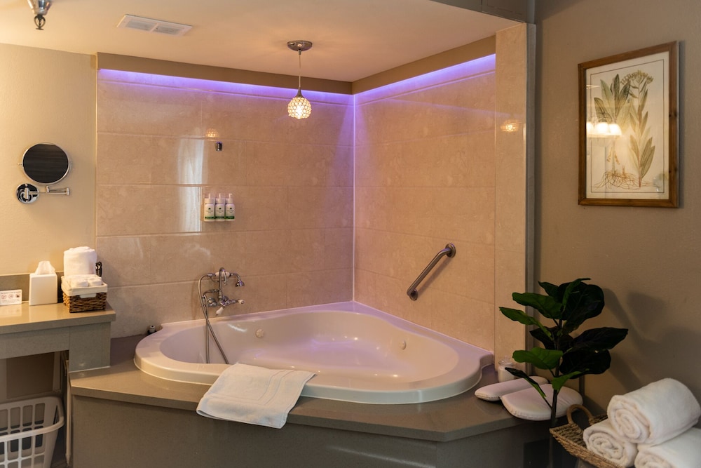 GreenTree Inn & Suites Alhambra - photo 57