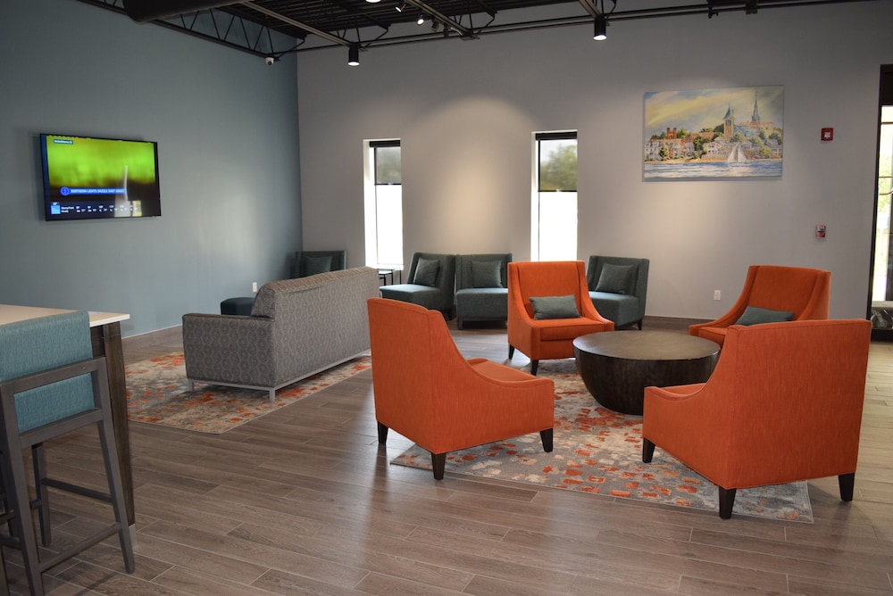 BridgePointe Hotel & Marina - photo 4