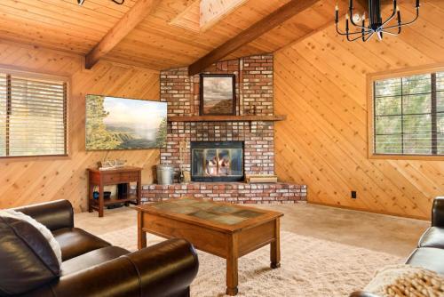 Majestic Mountain Oasis — Big Bear Lake — photo 3