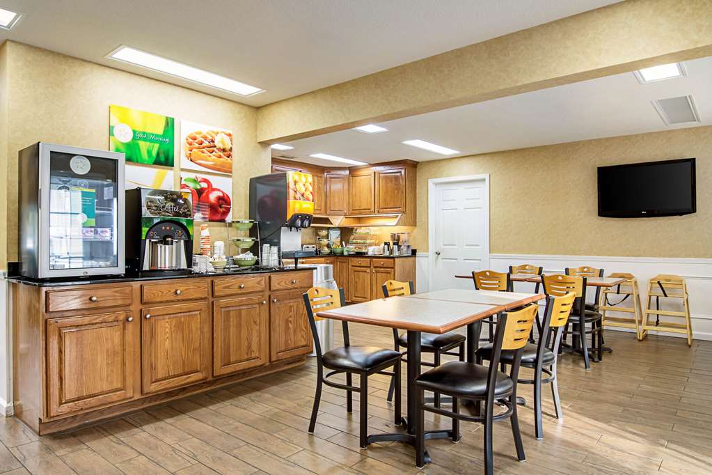 Quality Inn Thomaston - photo 23