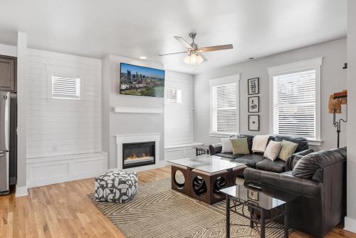 Lucky Bachelor 5 Min to Broadway With Hot Tub in Nashville, United States