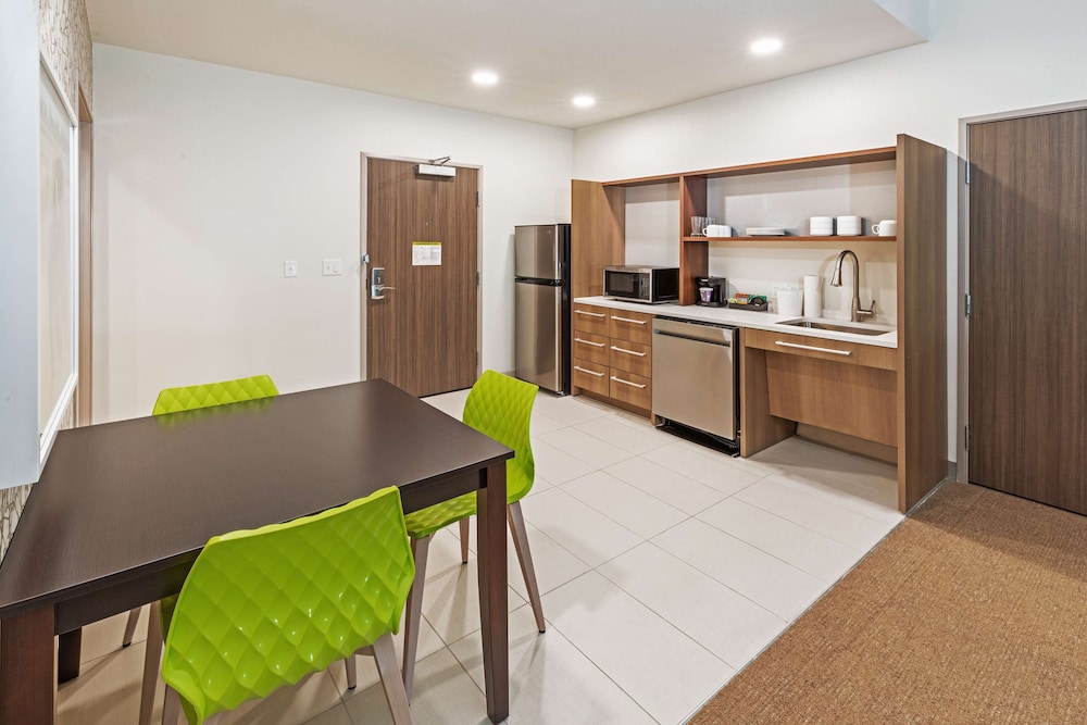 Home2 Suites by Hilton Weatherford - photo 24