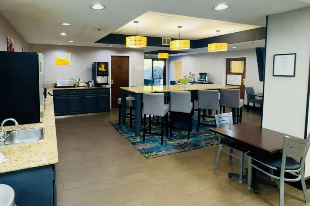 Quality Inn Danville University Area - photo 52