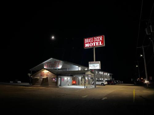 Brass Door Motel Gassville - photo 12