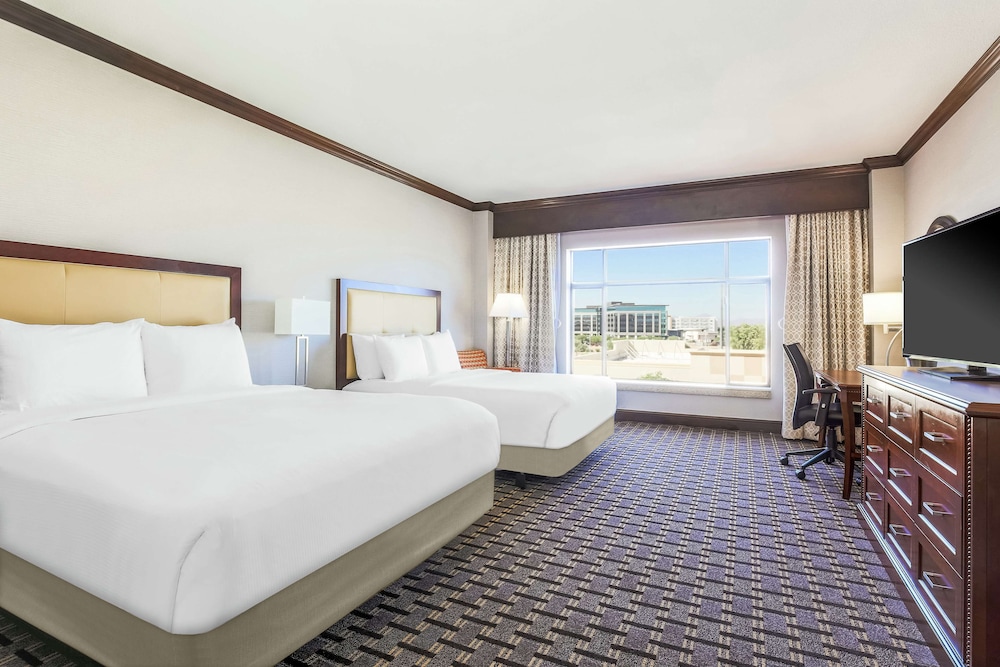 Hilton Phoenix Chandler - photo 6