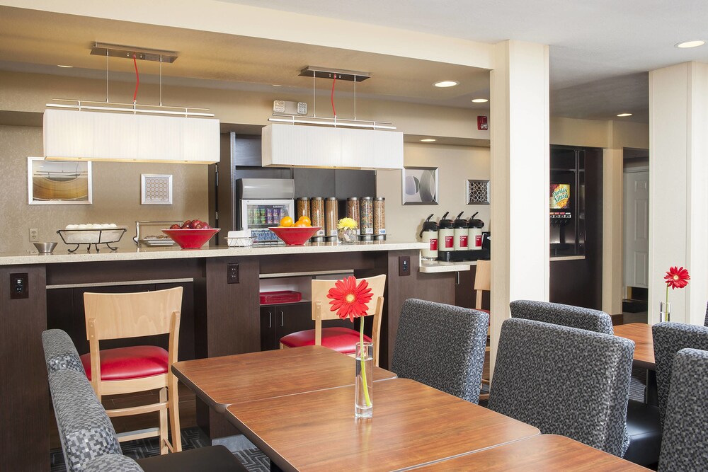 TownePlace Suites Indianapolis Park 100 - photo 12