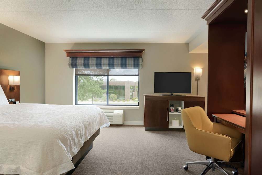 Hampton Inn West Des Moines Lake Drive - photo 11