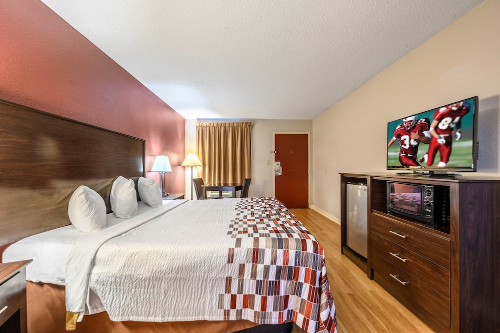 Red Roof Inn Sylacauga - photo 12