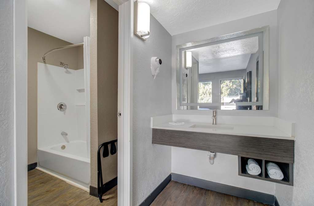 Motel 6 Venice FL - photo 12