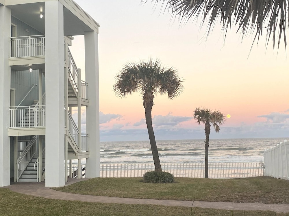 Coastal Waters Inn - photo 202