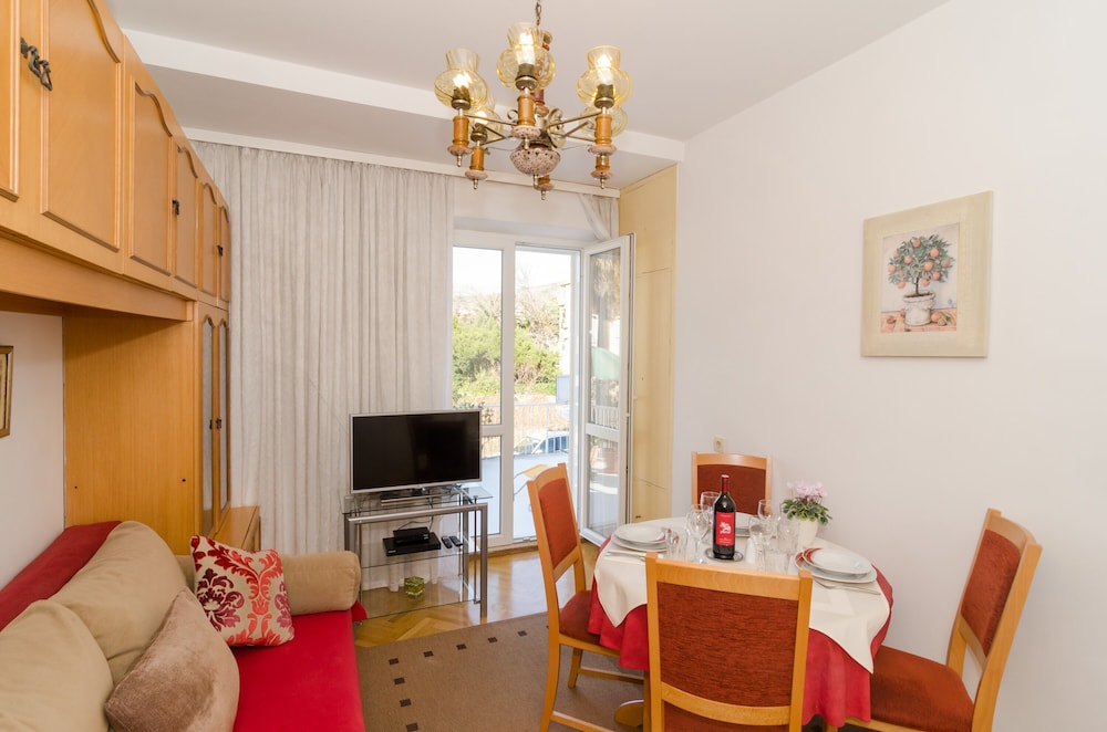 Apartman Red Orange