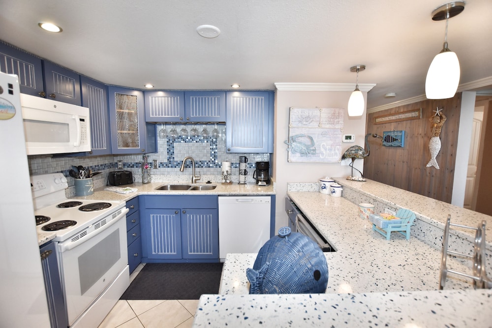 0801 Waters Edge Resort condo - photo 16