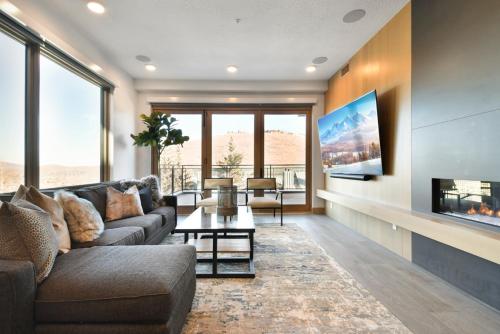 Kings Crown 201B - last minute hotel in Bridgeport