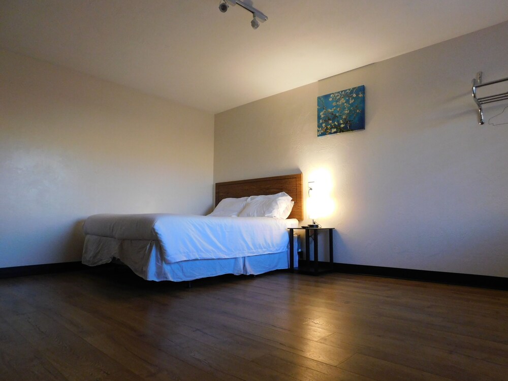 Sunland Inn - photo 7