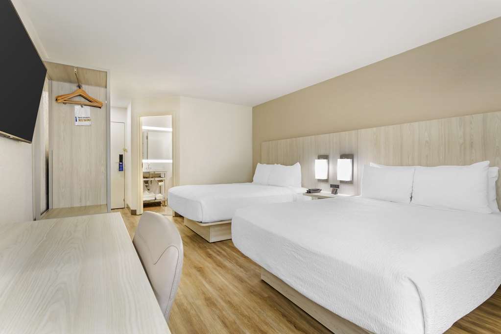 Best Western Plus Sugar Land Stafford - photo 12