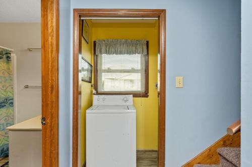 Divine Intervention by Oak Island Accommodations - photo 20