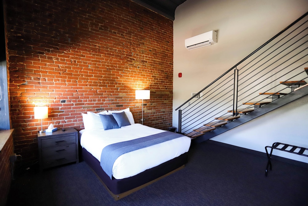 The Hotel Sturgis - photo 18