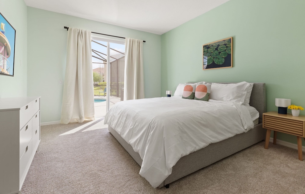 Sleeps 18 Solterra Resort Pool GameRoom Themed BDRs Broad Oak by AvantStay - photo 25