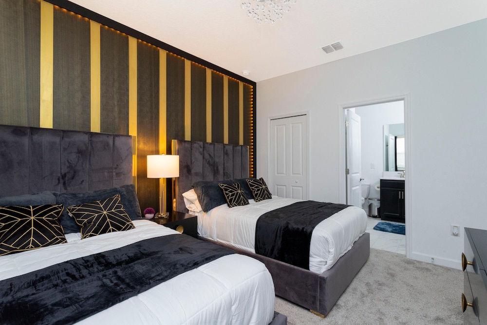 9312 SH Champions Gate Unique High end 8 Beds - photo 10
