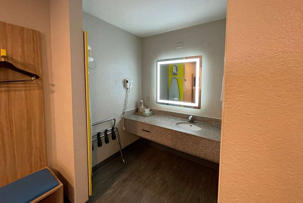 Days Inn by Wyndham Near Seaworld San Antonio - photo 12