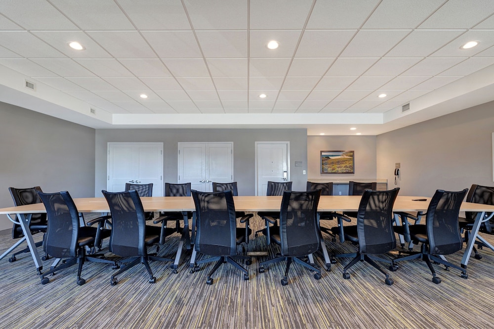 TownePlace Suites San Luis Obispo - photo 49